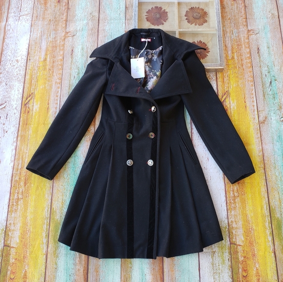 Modcloth Jackets & Blazers - NWT ModCloth Boldly Buttoned Fit and Flare Coat S